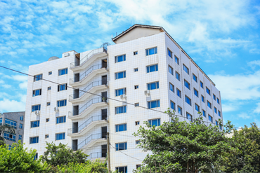 Hillview Apartments