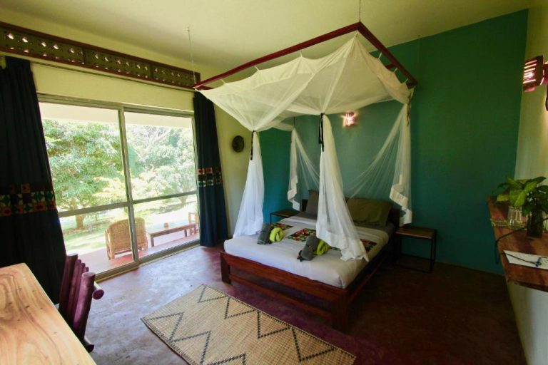 ViaVia Entebbe | Hotel, Bar & Restaurant
