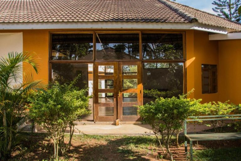ViaVia Entebbe | Hotel, Bar & Restaurant