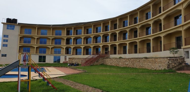 Hawaii Resort, Entebbe