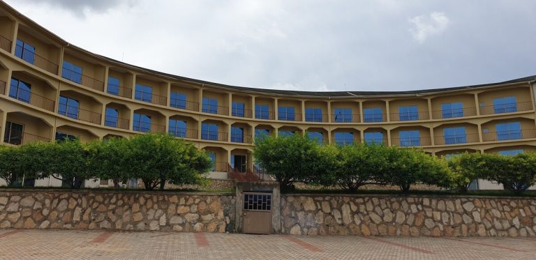 Hawaii Resort, Entebbe