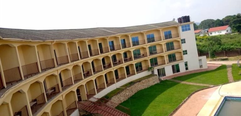 Hawaii Resort, Entebbe