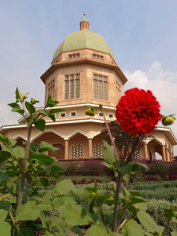 Baha’i temple peaceful living