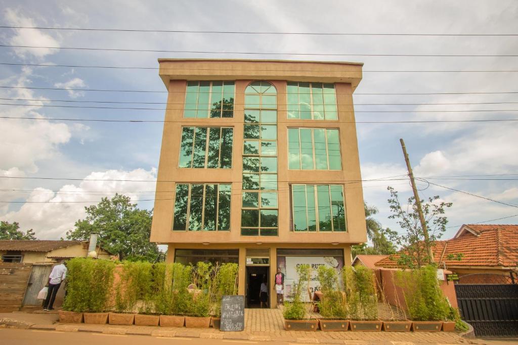 Eight Winx Hotel, Kampala