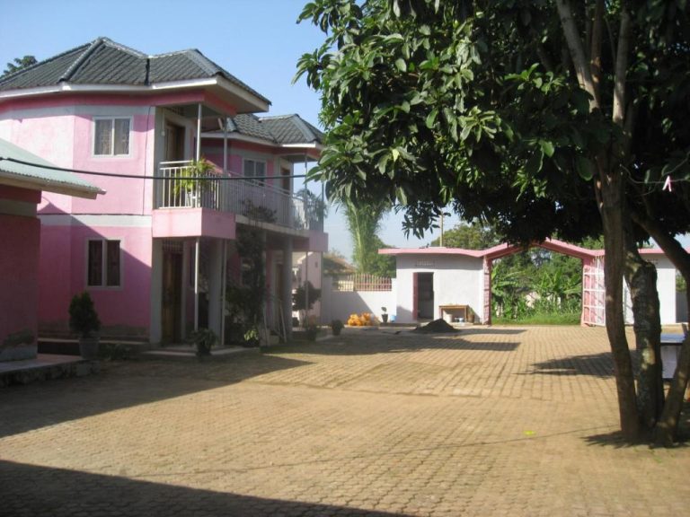 R & R Gardens Hotel, Mbale