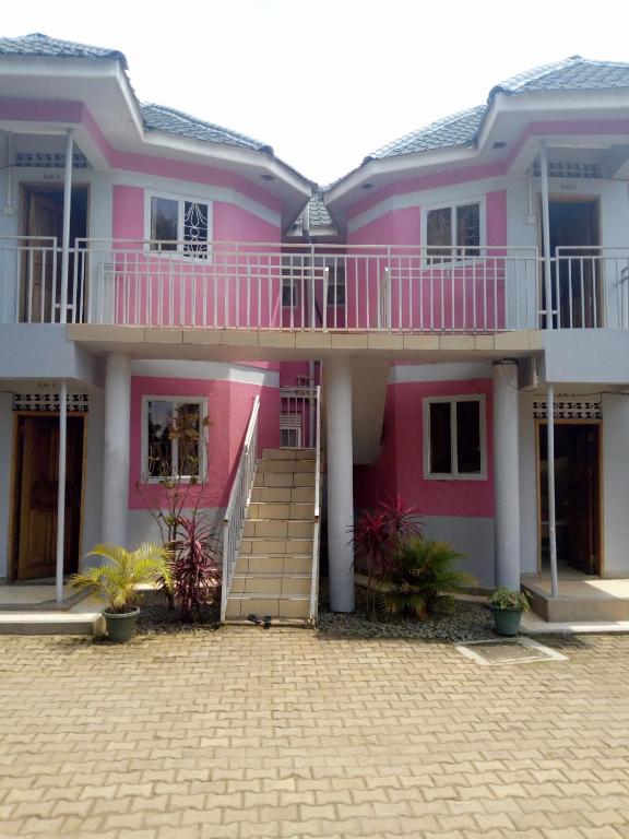 R & R Gardens Hotel, Mbale