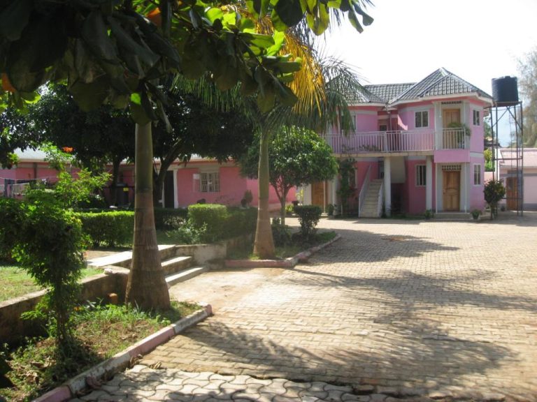 R & R Gardens Hotel, Mbale
