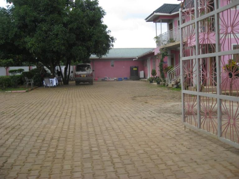 R & R Gardens Hotel, Mbale