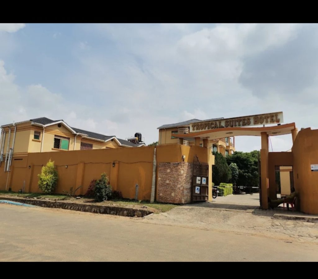 Tropical Suites Hotel