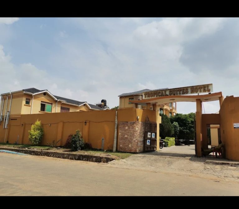 Tropical Suites Hotel