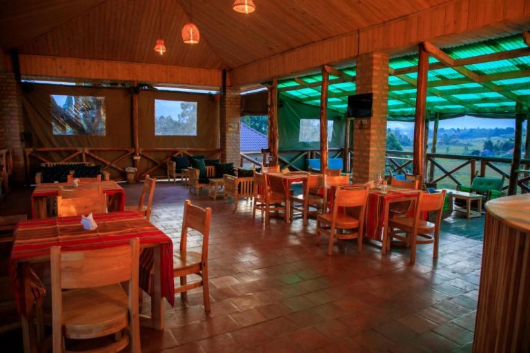 Apuuli Safaris & Cottages, Fortportal