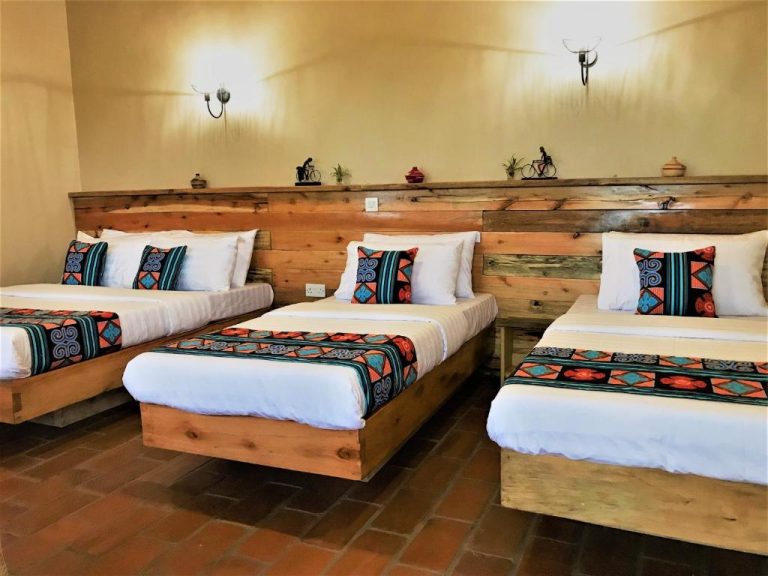 Kaswa Lodge – Double Room with Mountain View