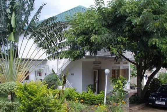Rwenzori The Gardens Hotel