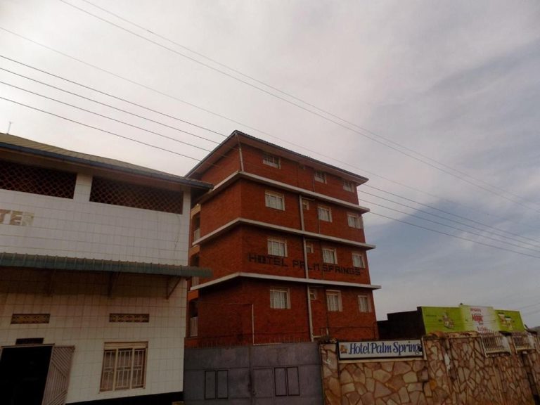 Hotel Palm Springs, Masaka
