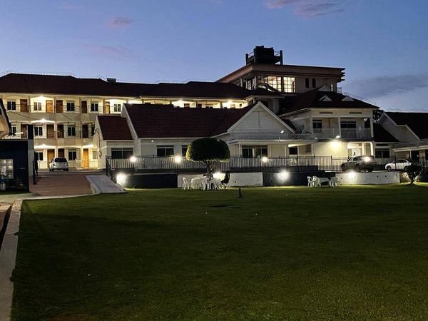 Maria flo hotel, Masaka