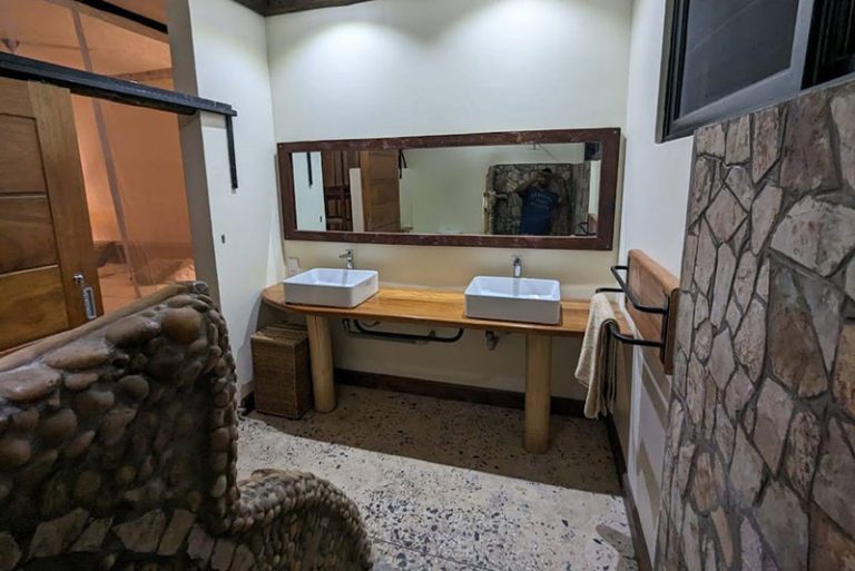 Anyadwe House @ Baker’s Lodge – Murchison Falls National Park