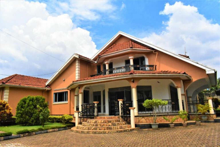 8 bedroom Villa opposite Speke resort