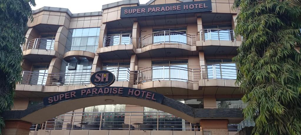 Super Paradise Hotel Kampala