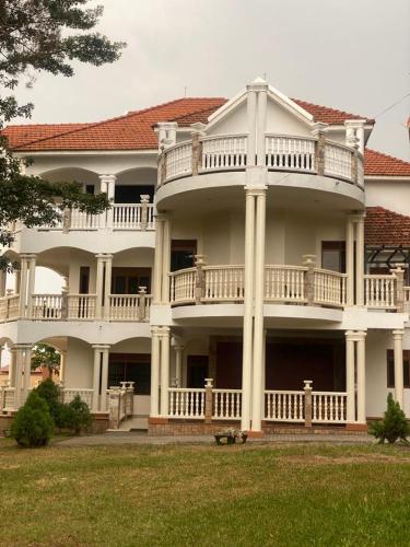 The Forest House – Kawuku Bunga