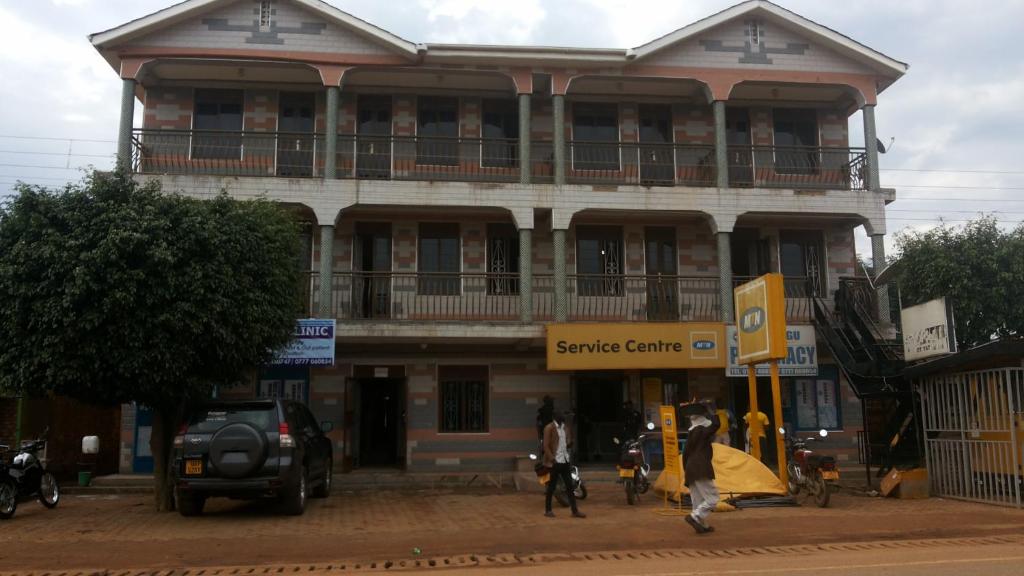 Highway Motel, Nebbi