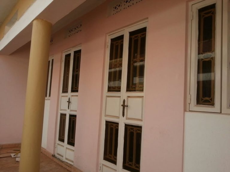 Hotel DE Carlos Kitgum