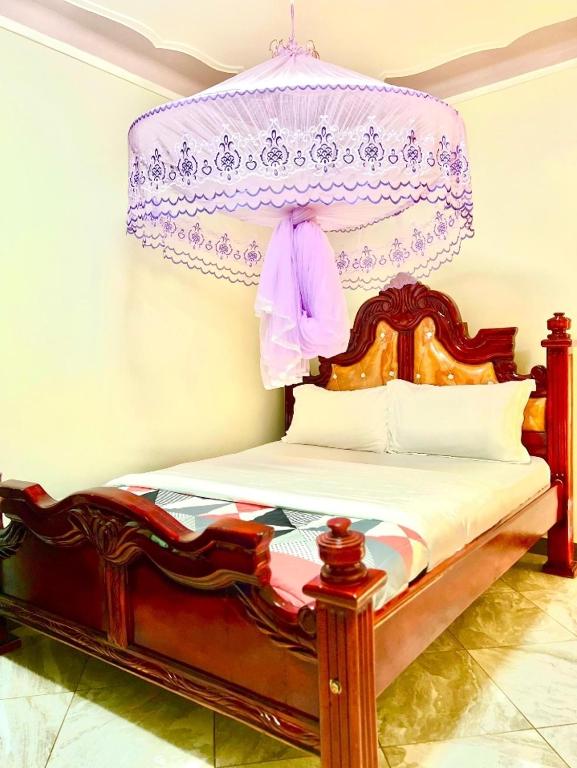 Kisembo hotel, Mubende
