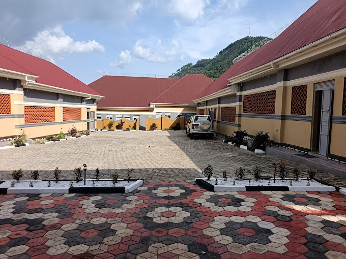 Nshevi Safari Hotel