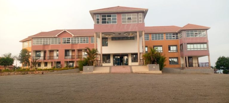 Rwamugyenyi heritage hotel and museum, Rwashamaire