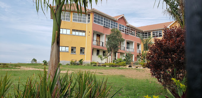 Rwamugyenyi heritage hotel and museum, Rwashamaire