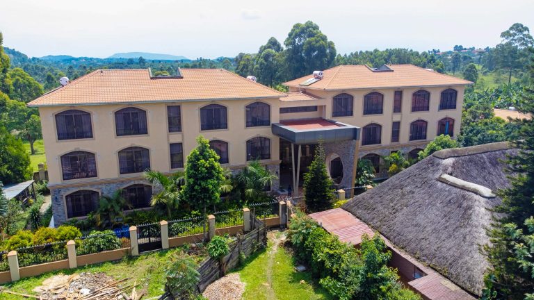 Tuzza Hotel, Bushenyi