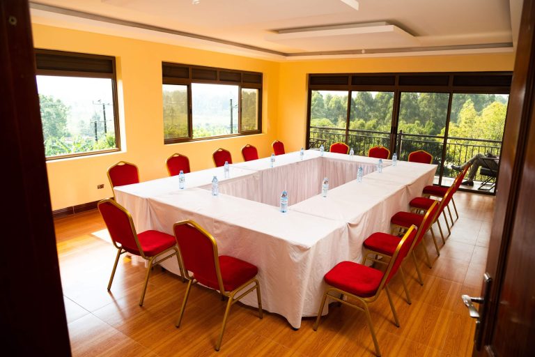Tuzza Hotel, Bushenyi
