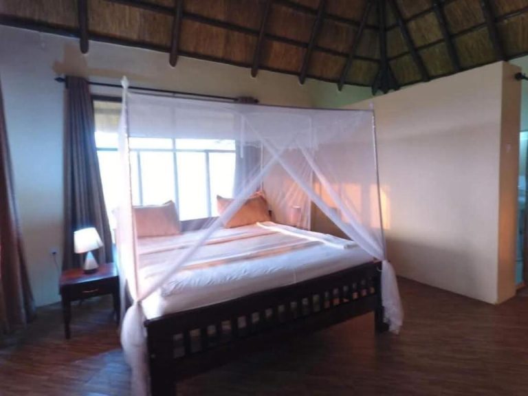 Bar Lyec Safari Lodge, Pakwach