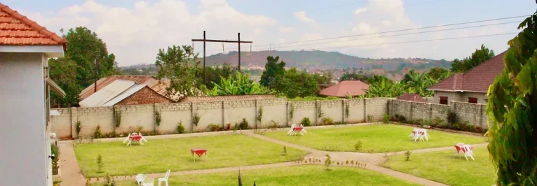 4 PALS HOTEL