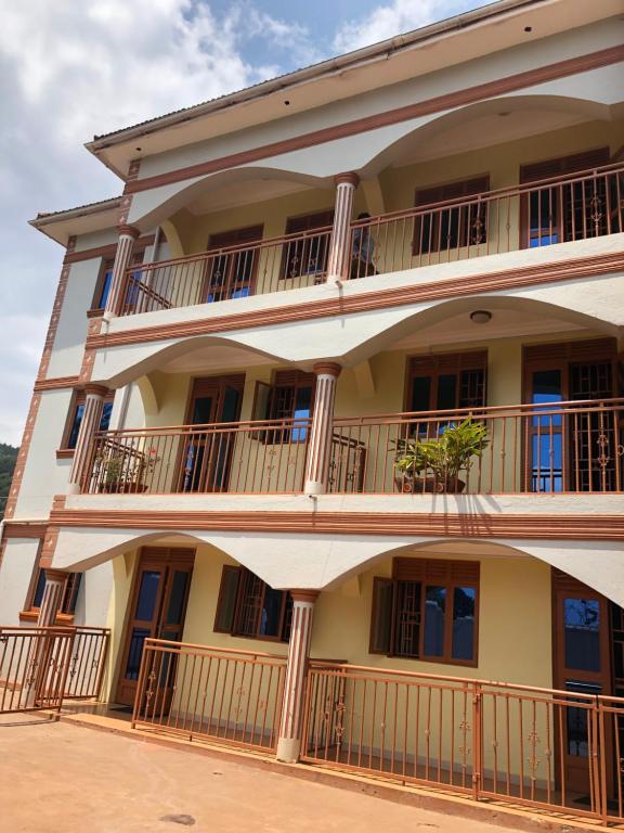 Bunyonyi Heights Inn