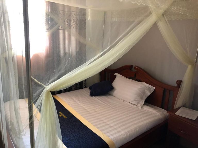 Bunyonyi Heights Inn
