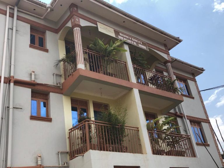 Bunyonyi Heights Inn