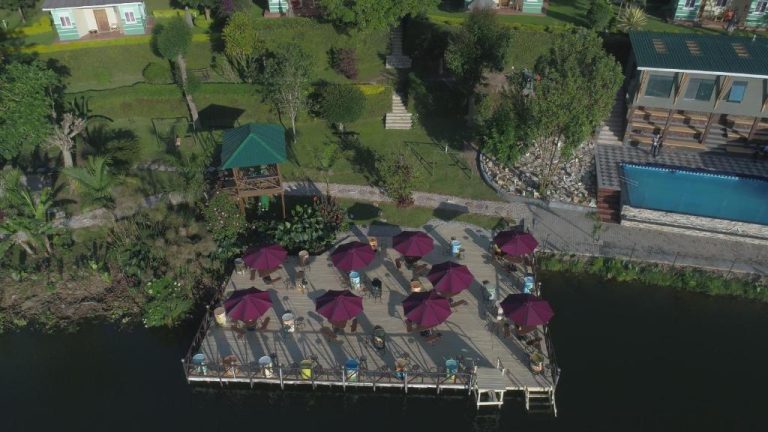 Bunyonyi Safaris Resort