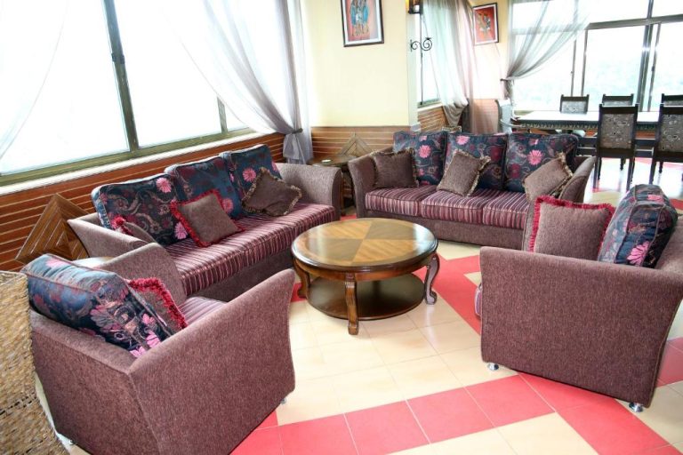 Bunyonyi Safaris Resort