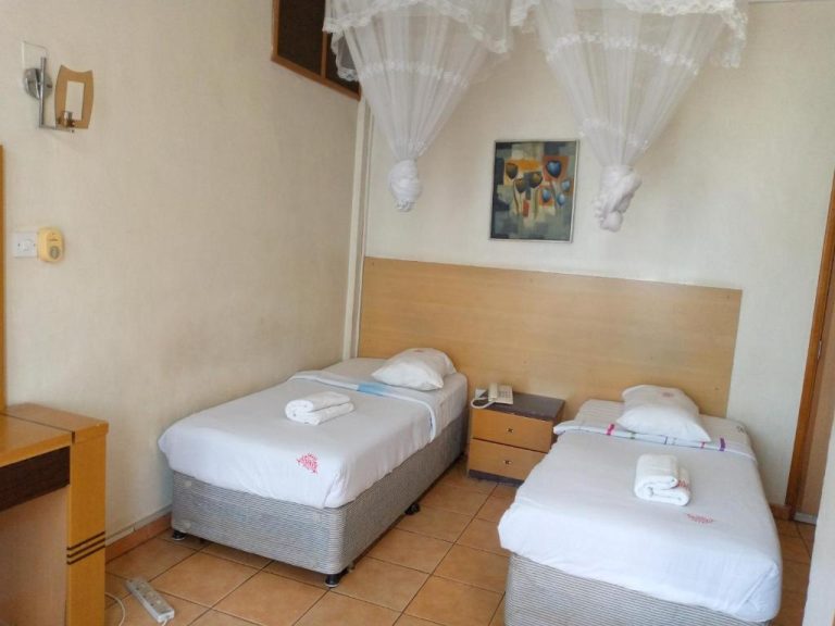 DOUBLE FIVE HOTEL