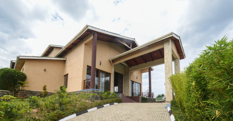 Gorilla Heights Lodge – Family Room