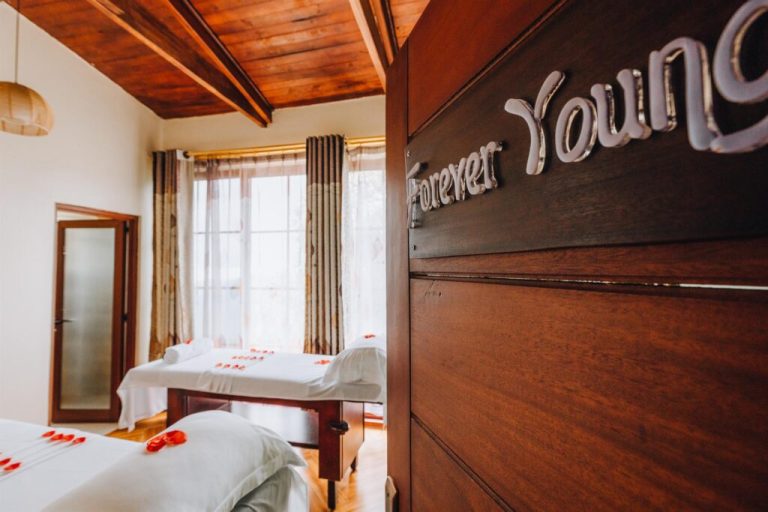 Gorilla Heights Lodge – Family Room