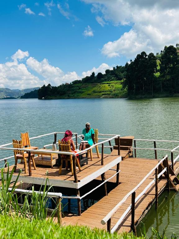 Lake Bunyonyi Rock Resort – Kabale