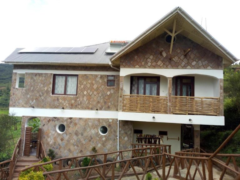 Lake Bunyonyi Rock Resort – Kabale