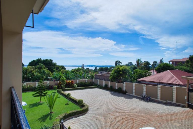 Lake Point Villa