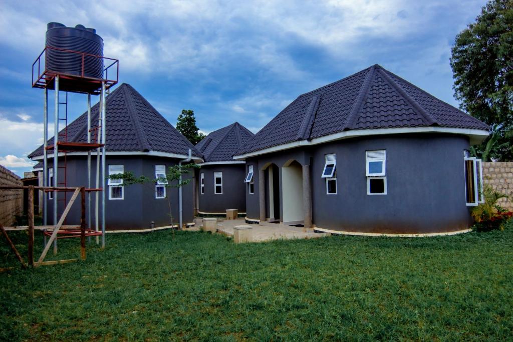 Dyvan Lounge & Cottages Mbale
