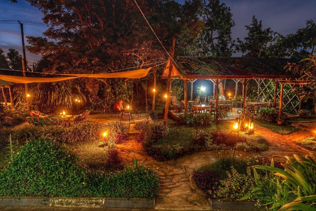 Muti Garden Café & Restaurant